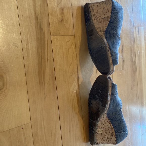 TOMS platform heeled shoes in gray - Picture 4 of 5